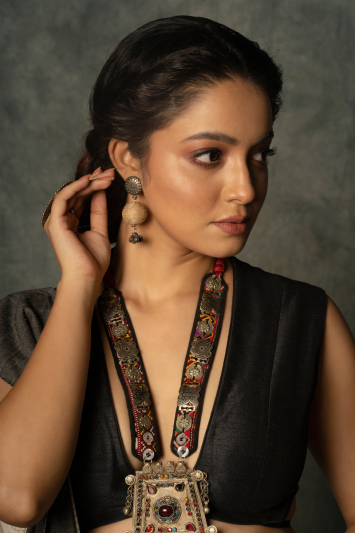 Earring Black Polished with Jute