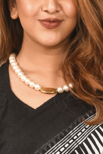 Mother of Pearl and Golden Beads Necklace