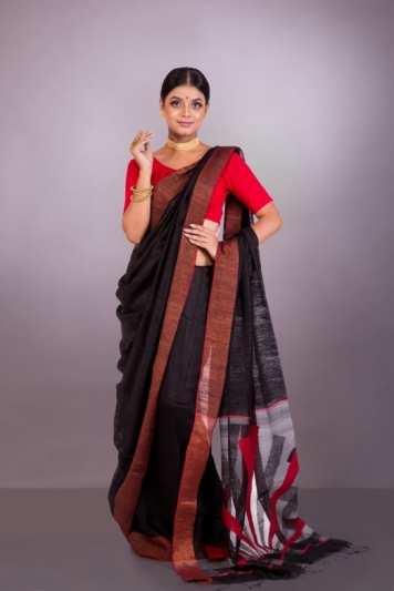Pure Matka Saree With Red Border